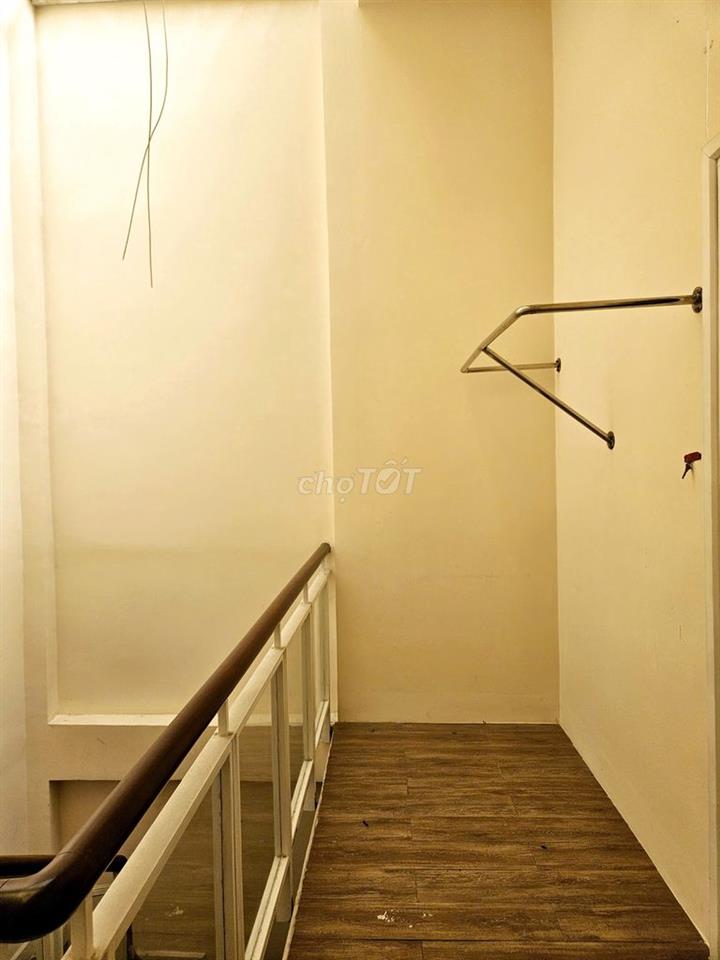 Bán nhà chính chủ Hoàng Văn Thụ , hẻm xe hơi