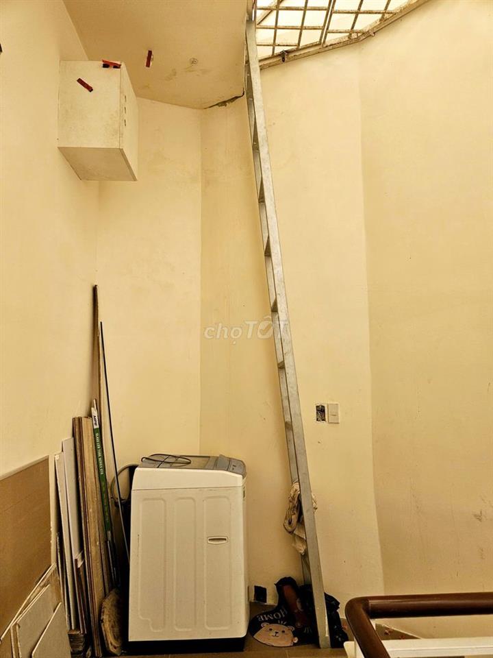 Bán nhà chính chủ Hoàng Văn Thụ , hẻm xe hơi