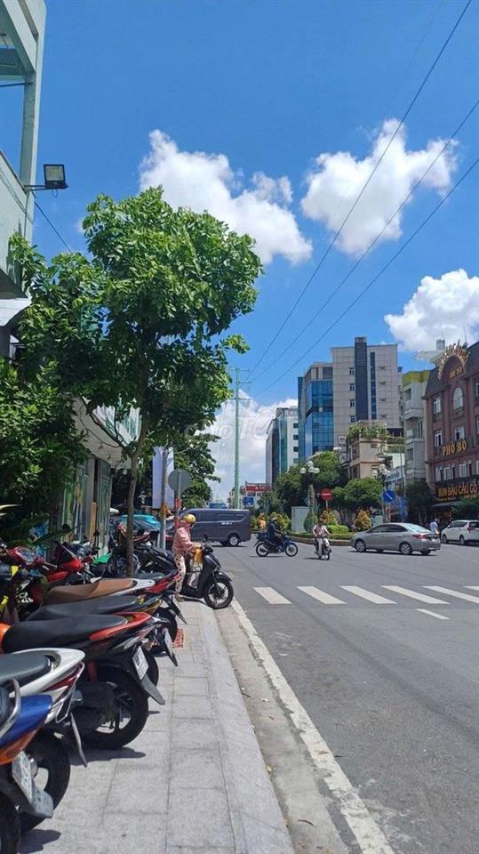 MẶT TIỀN PHAN XÍCH LONG. ĐANG CHO THUÊ 40TR, GIÁ CHỈ NHỈNH 9 TỶ