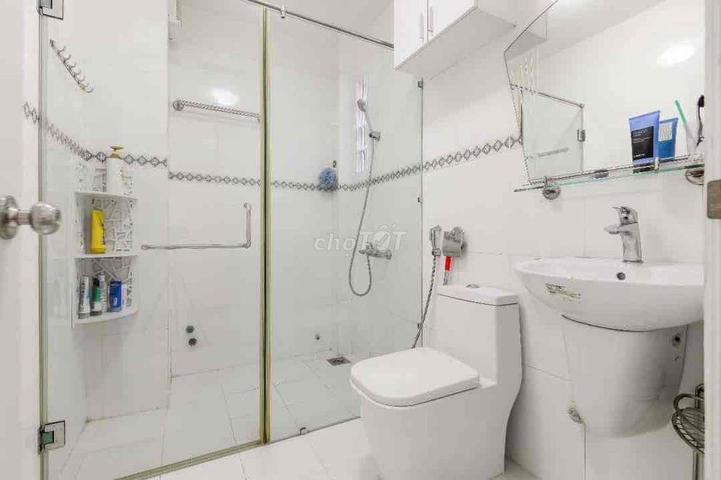 Bán nhà 80m2 | 5 Tầng ( 4 x 20) xe hơi tới nhà-Gần chợ Tân Bình 9T99