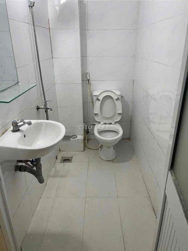 Nguyên Căn Hẻm xe hơi Bành Văn Trân  2pn