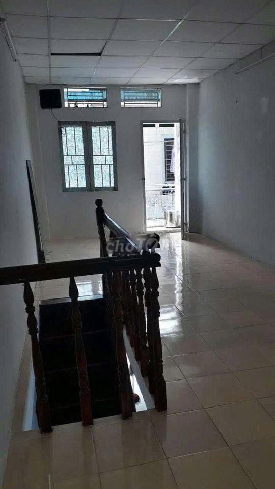 Nguyên căn Nguyễn Tri Phương Q10  gần Bà Hạt- 8 triệu 1 trệt 1 lầu 