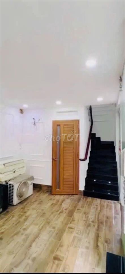 Nguyên căn gần Mặt tiền Lê Hồng Phong-  Hùng Vương q10 ngang 8m 