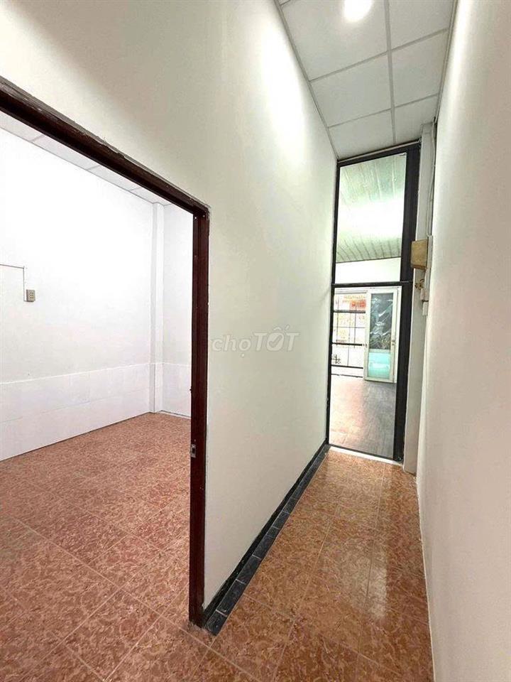 nguyên căn Hẻm xe hơi 2 PN vườn lài. Tân phí