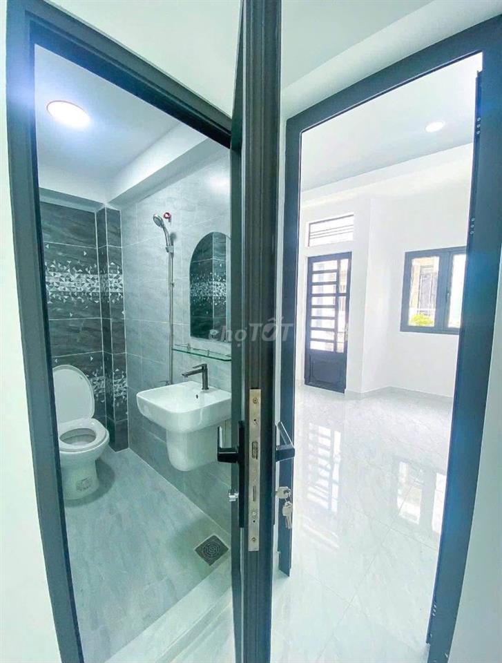 Nguyên căn 3 PN mới  có nội thất CMT8 Tân Bình