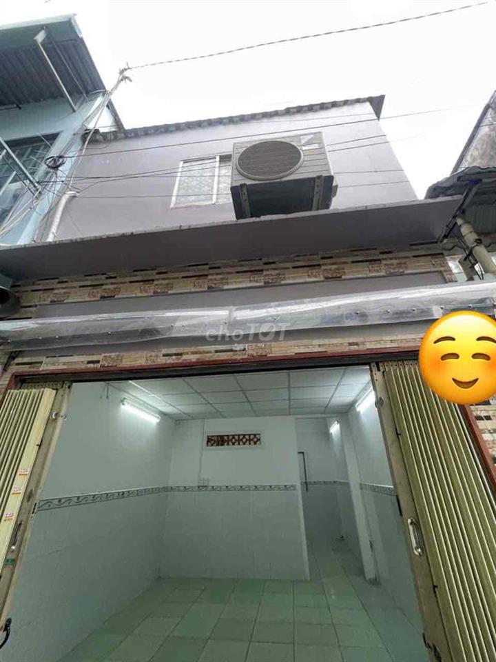 Nguyên căn Lạc Long Quân Q11- 2 pn - 5.5 triệu:tháng