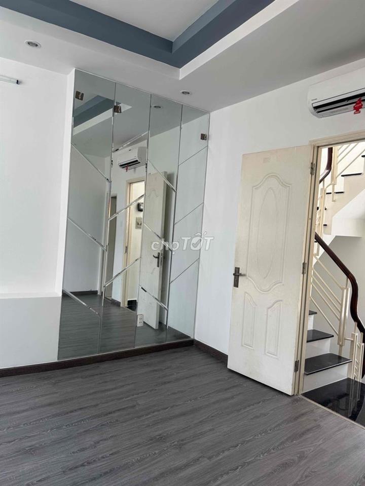 Nhà Nguyên Căn Hẻm 4m  Nguyễn Cảnh Chân Quận 1