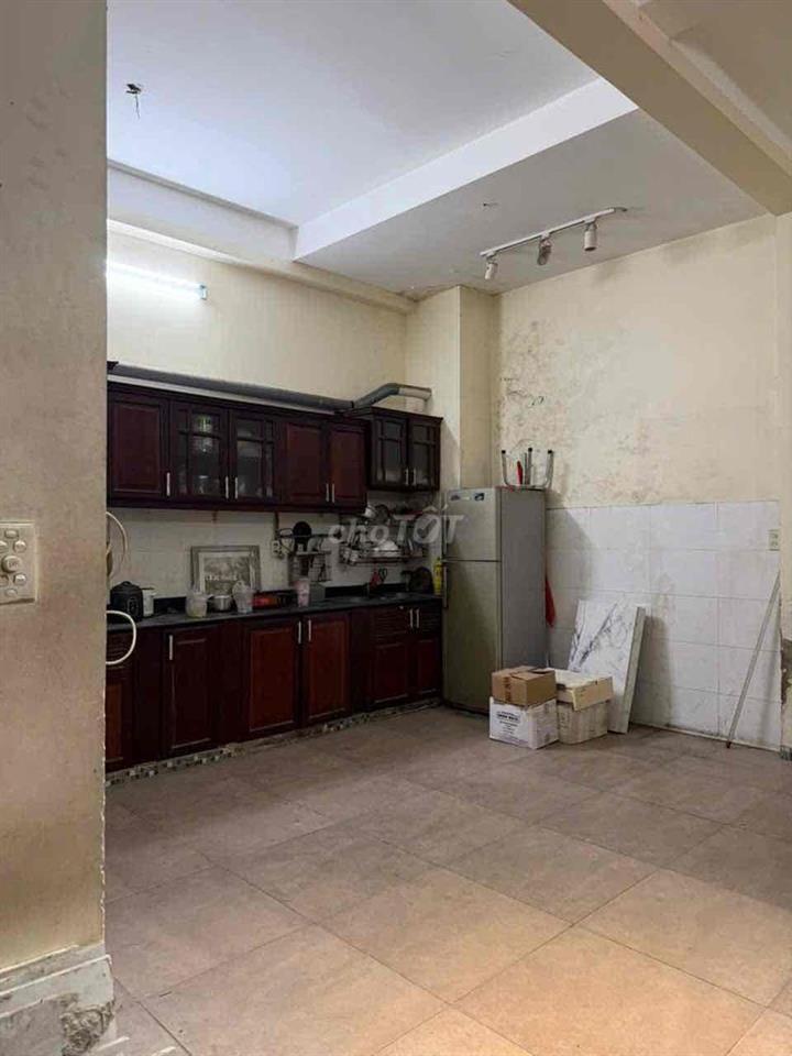 NHÀ 5PN TRẦN QUANG DIỆU QUẬN 3