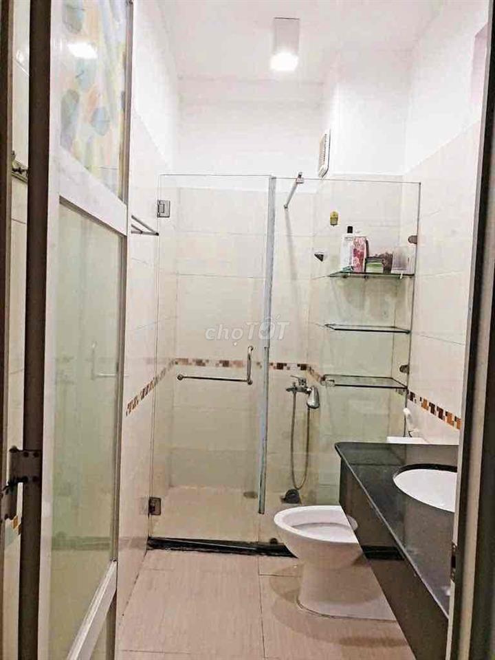 NHÀ 5PN TRẦN QUANG DIỆU QUẬN 3