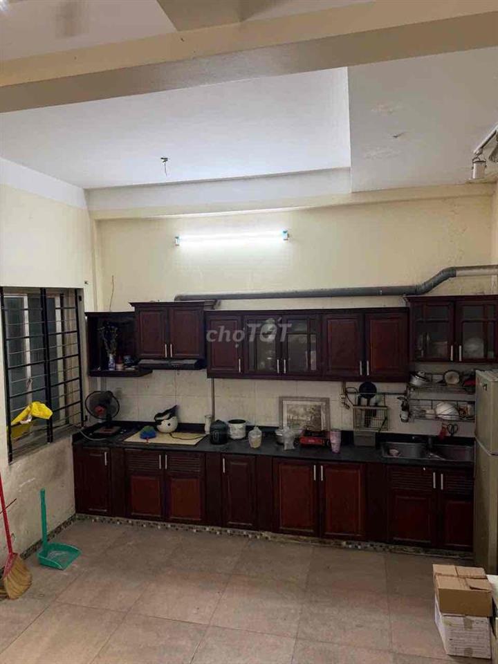 NHÀ 5PN TRẦN QUANG DIỆU QUẬN 3