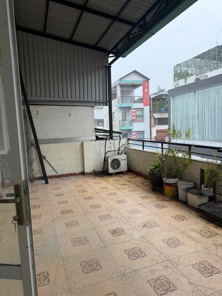 NHÀ 5PN TRẦN QUANG DIỆU QUẬN 3