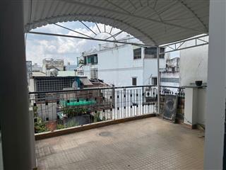 NHÀ MỚI SƠN SỬA 3PN HẺM XE HƠI BÀNH VĂN TRÂN 