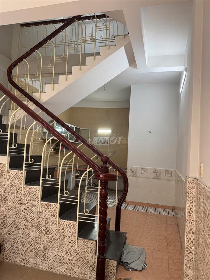 NHÀ SƠN SỬA MỚI  4X15M2 HẺM XE TẢI GẦN LÝ THƯỜNG KIỆT