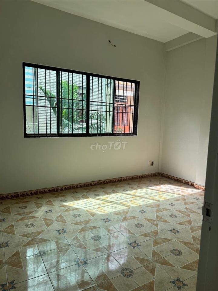 NHÀ SƠN SỬA MỚI  4X15M2 HẺM XE TẢI GẦN LÝ THƯỜNG KIỆT