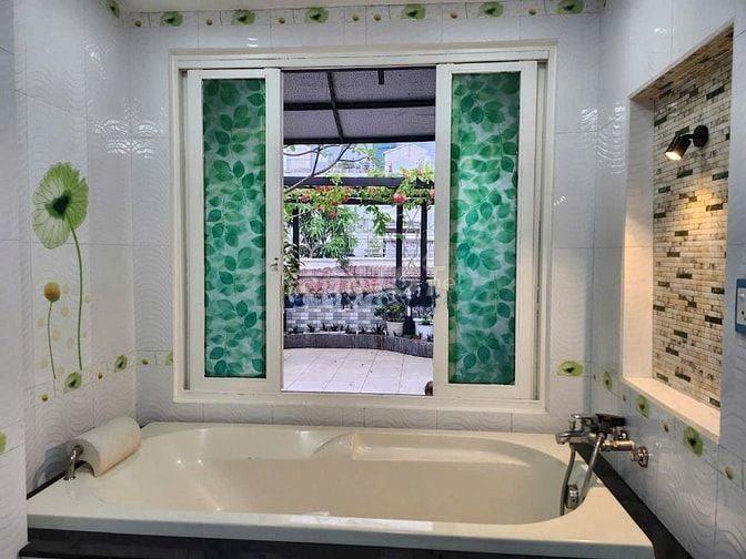 NHÀ MỚI 3PN ĐẦY ĐỦ NỘI THẤT GẦN MT LÝ THÁI TỔ