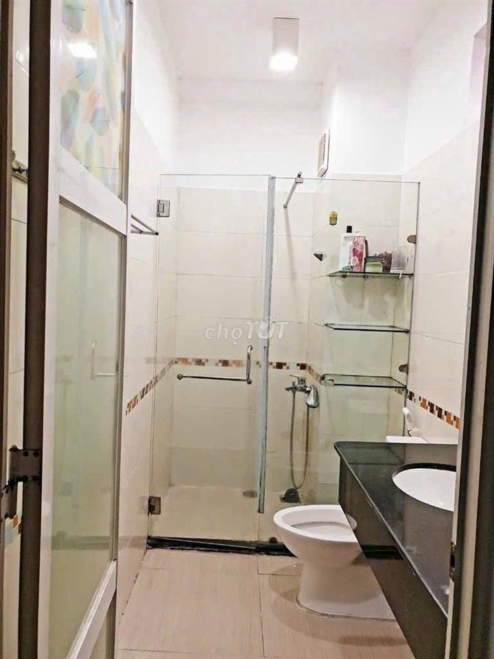 NHÀ  4PN SƠN SỬA MỚI GẦN THÀNH THÁI QUẬN 10