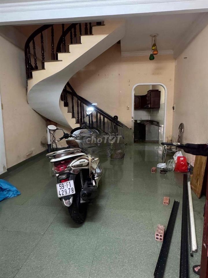 NHÀ HẺM XE HƠI NGUYỄN ĐÌNH CHIỂU TIỆN Ở VÀ KINH DOANH, VP CÔNG TY