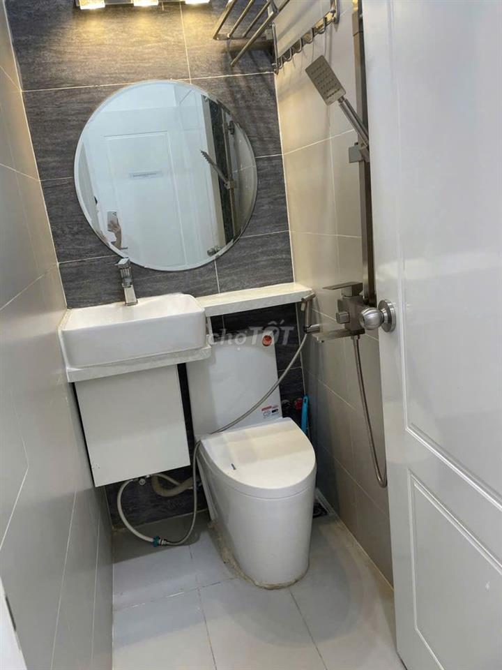NHÀ MỚI HẺM XE TẢI TRẦN HƯNG ĐẠO QUẬN 1