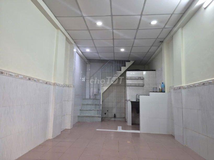 CHO THUÊ NHÀ HẺM 4M CMT8 _ CHO GIA ĐÌNH ÍT NGƯỜI, SINH VIÊN