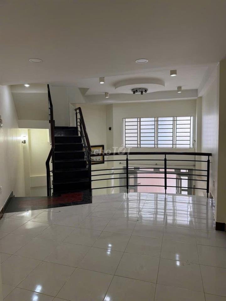 NHÀ MỚI 3PN HẺM 4M HOÀ HẢO QUẬN 10