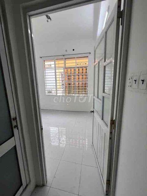 NHÀ HẺM XE TẢI 4PN NGÔ THỜI NHIỆM PHÚ NHUẬN