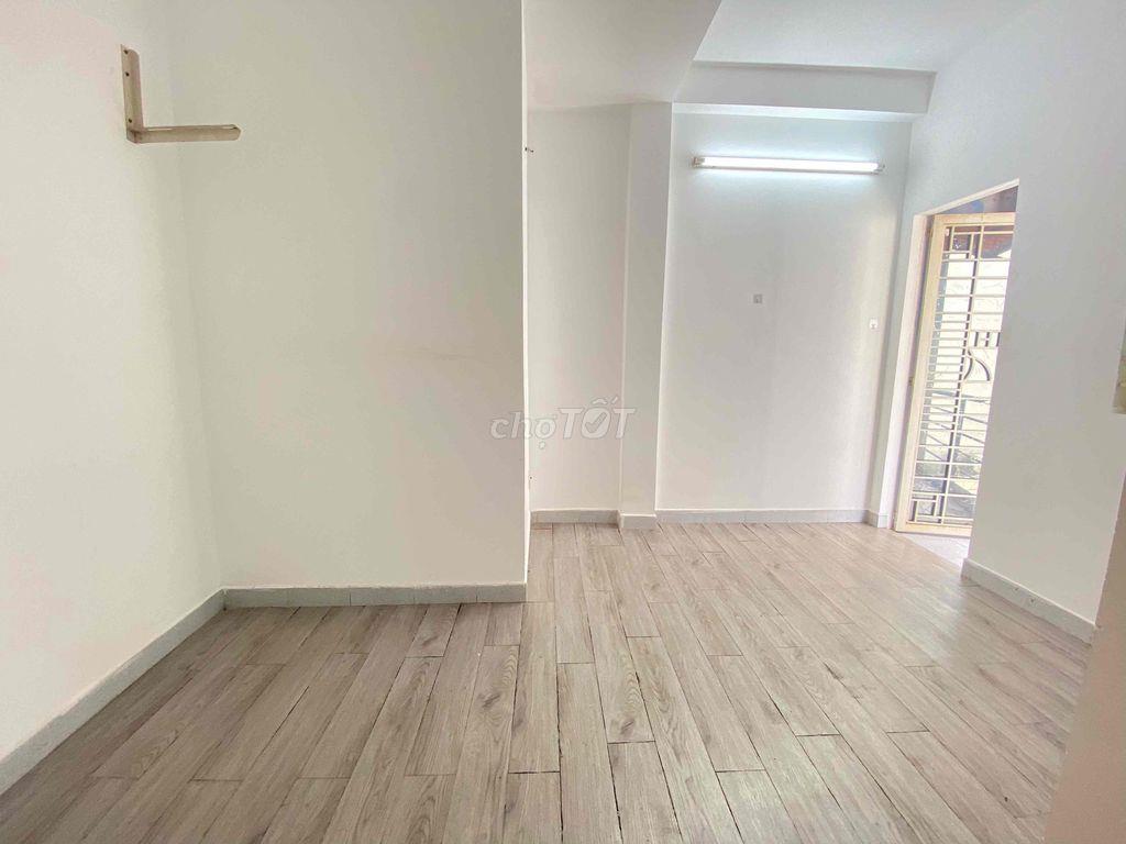 9 Chủ cho thuê 4PN có sân thượng. Ban công