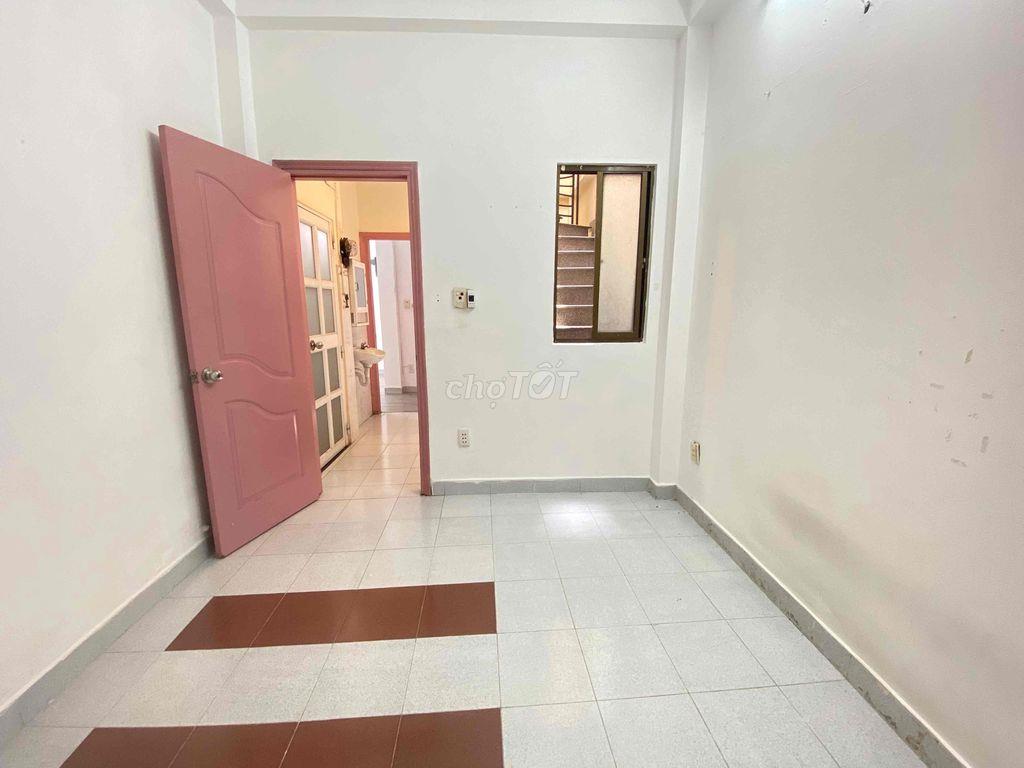 9 Chủ cho thuê 4PN có sân thượng. Ban công