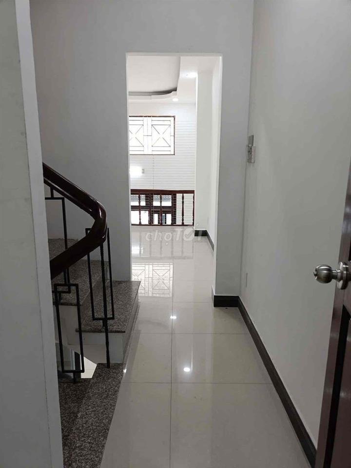 Cho thưe nhà hẻm xe tải địa chỉ 355 Sư Vạn Hạnh Q10 dt 5x20m