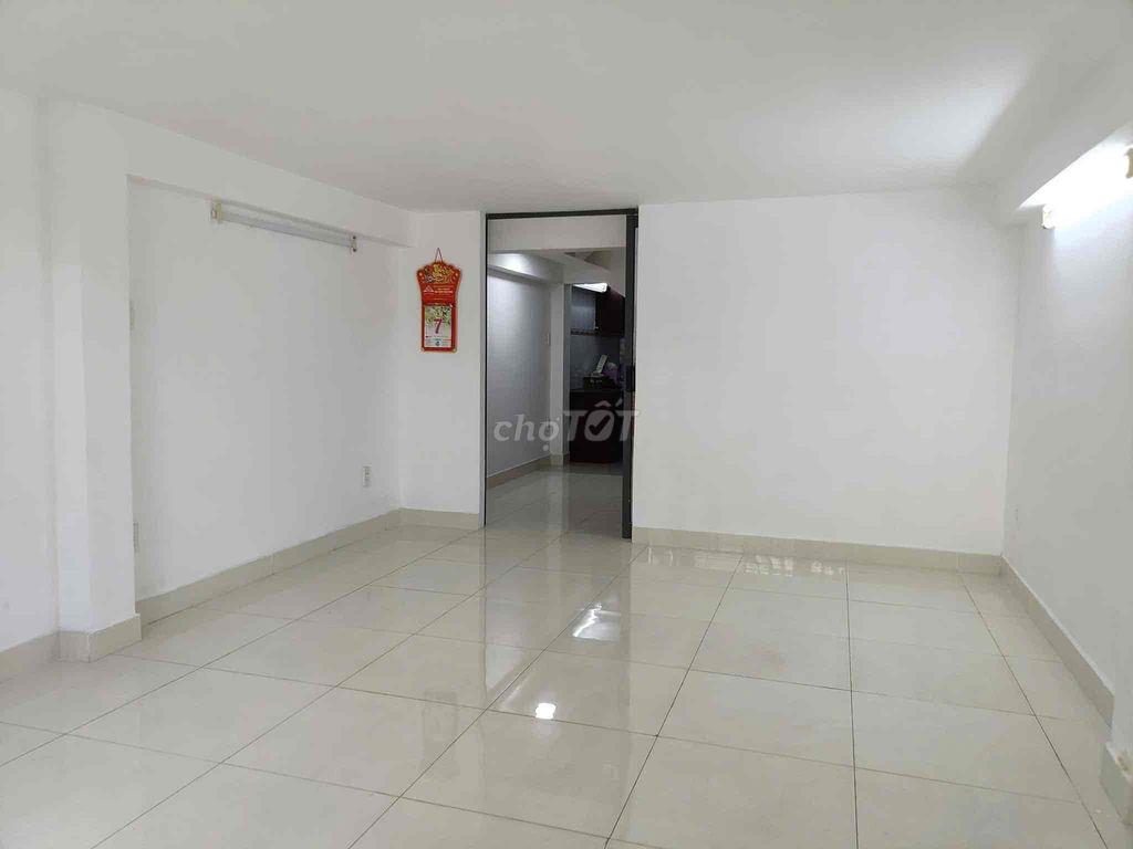 Cho thưe nhà hẻm xe tải địa chỉ 355 Sư Vạn Hạnh Q10 dt 5x20m