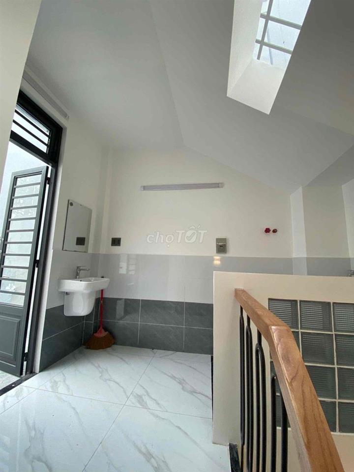 Cho thuê nhà mới HXT cx Lữ Gia P15 Q.11 2L dt 4x16m 4p 4wc