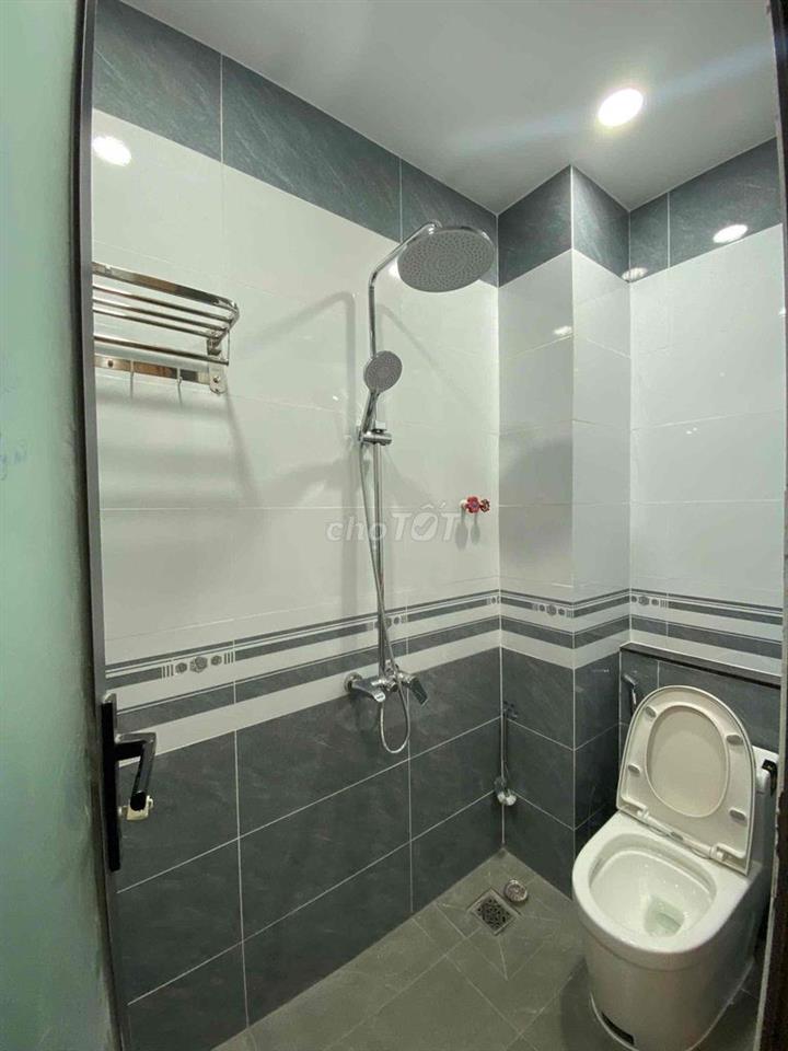 Cho thuê nhà mới HXT cx Lữ Gia P15 Q.11 2L dt 4x16m 4p 4wc
