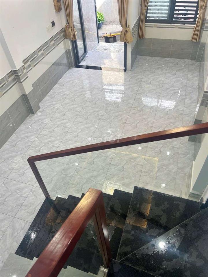 cho thuê nhà đg.phạm văn hai.p3.tân bình