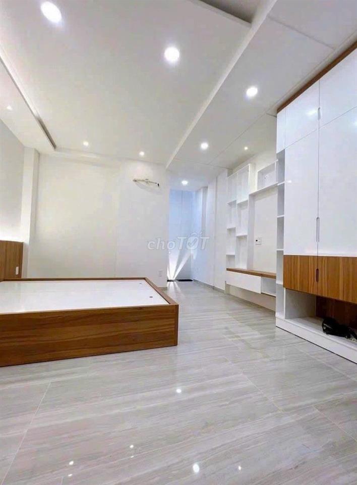 Cho thuê nhà MT 450B Phan Xích Long, Phường 2, Q. Phú Nhuận 
