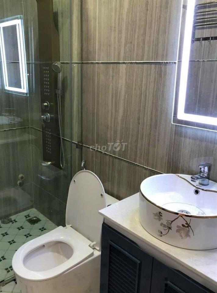Cho thuê nhà góc 2MT 339B đường Lê Văn Sỹ Phường 14, Quận 3. 