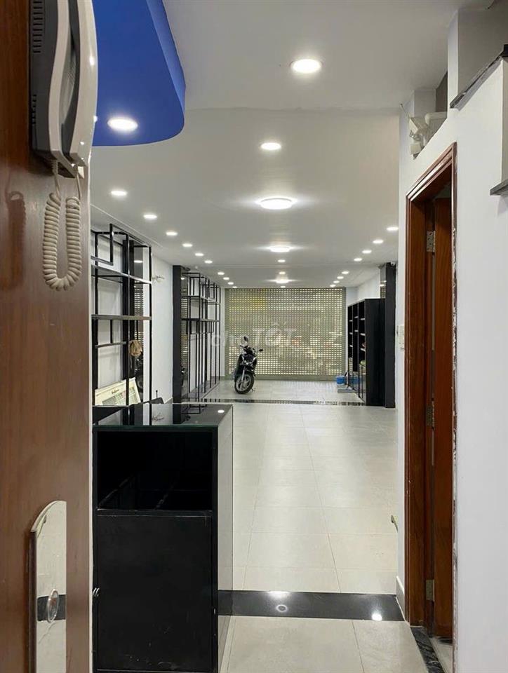 Cho thuê nhà góc 2MT 339B đường Lê Văn Sỹ Phường 14, Quận 3. 
