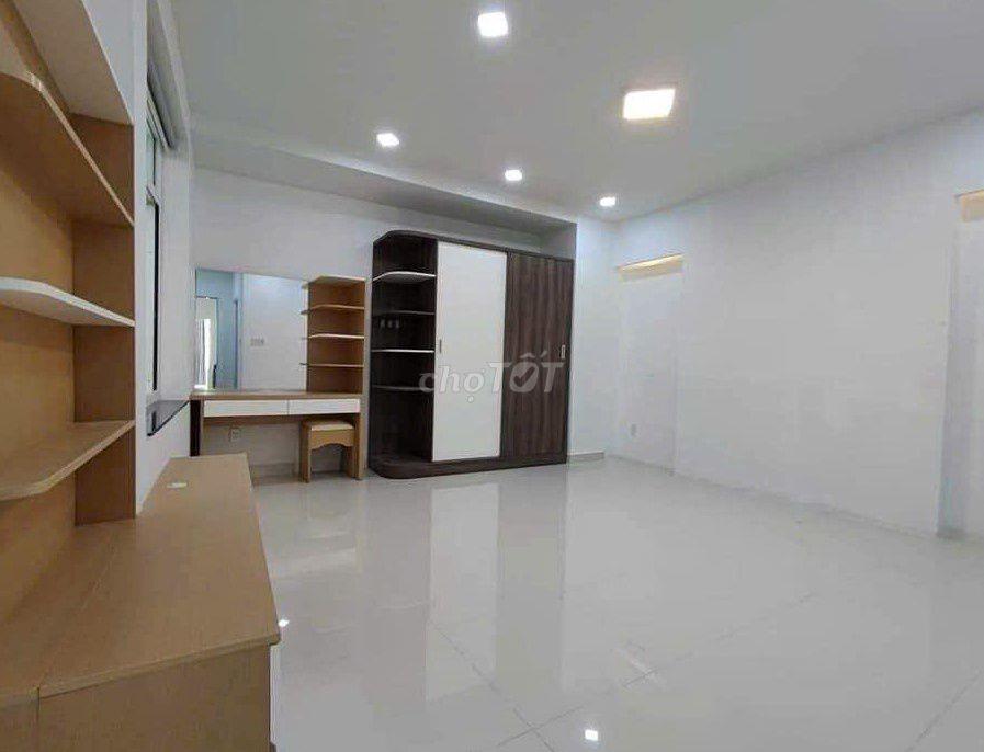 Cho thuê nhà góc 2MT 339B đường Lê Văn Sỹ Phường 14, Quận 3. 