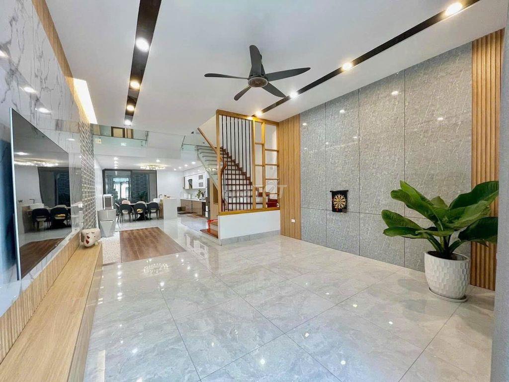 Cho thuê nhà 19A Tam Đảo, Phường 15, Quận 10 thông ra Trường Sơn
