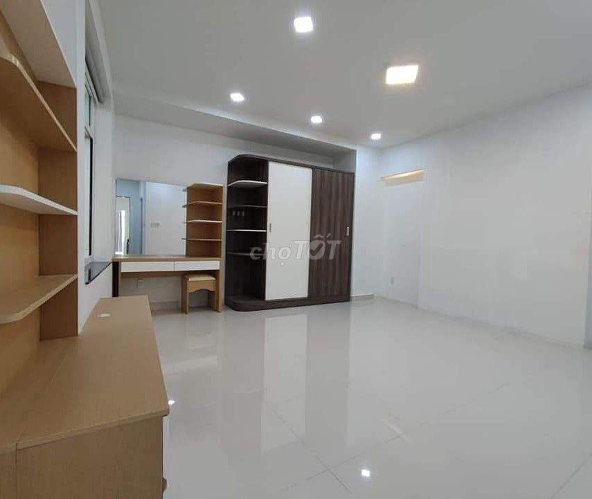 Cần cho thuê nhà MT 27A Trần Nhật Duật P. Tân Định, Quận 1.