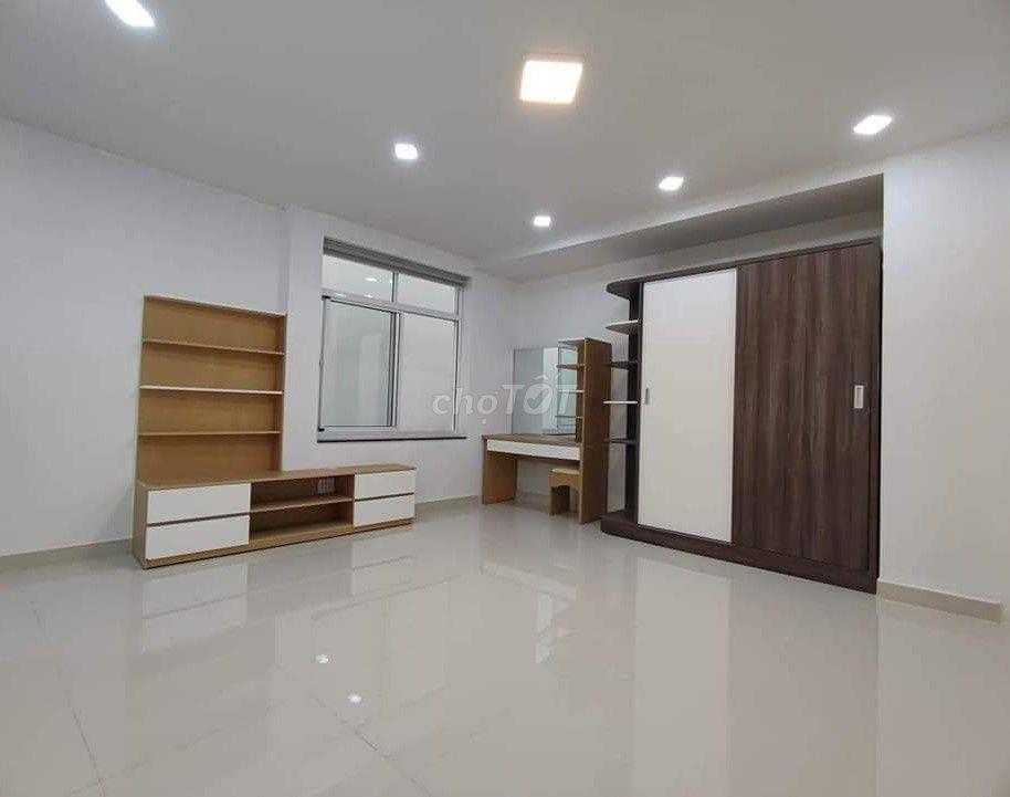 Cần cho thuê nhà MT 27A Trần Nhật Duật P. Tân Định, Quận 1.