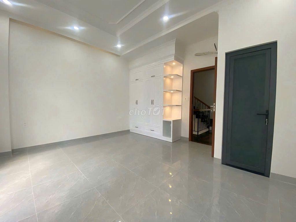 Cần cho thuê nhà MT 40B Trần Quang Diệu P.14 Quận 3