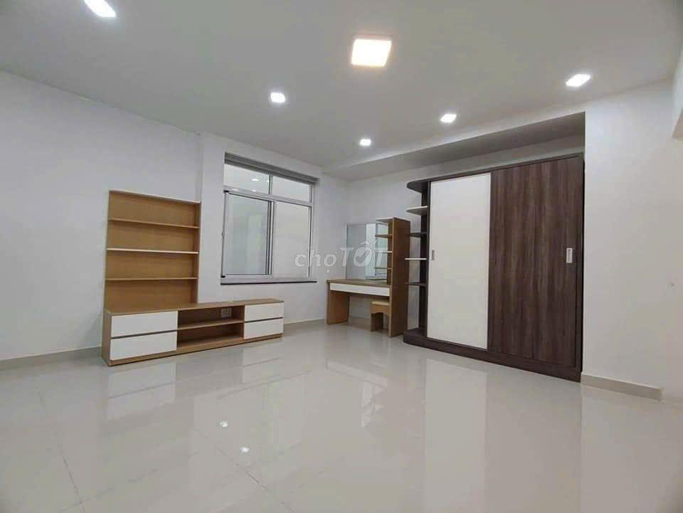 Cho thuê nhà góc 2MT HXT 339/6A Lê Văn Sỹ Phường 14, Quận 3.