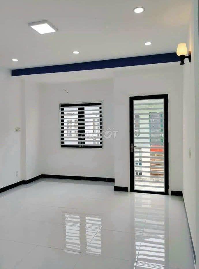 Cho thuê nhà MT 250B Nguyễn Trọng Tuyển, Phường 8, Quận Phú Nhuận