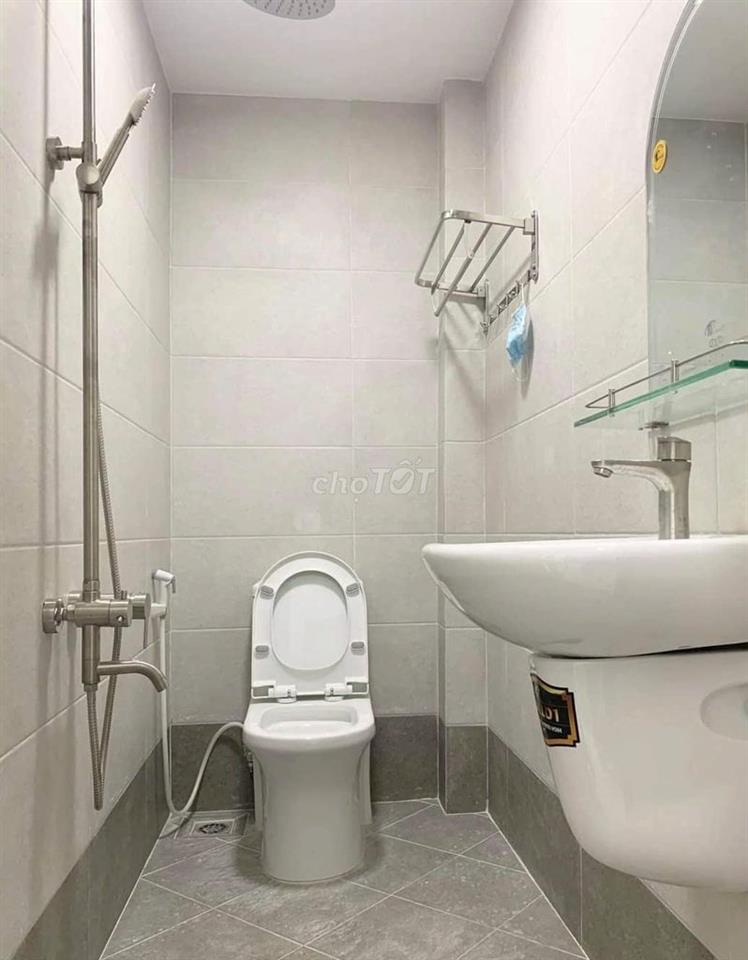 Cho thuê nhà MT 250B Nguyễn Trọng Tuyển, Phường 8, Quận Phú Nhuận