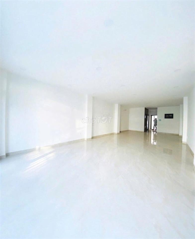 NHÀ MỚI QUẬN 3! Cho thuê 101C Võ Văn Tần, Sàn suốt, 500m2 sữ dụng