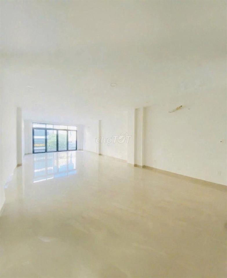 NHÀ MỚI QUẬN 3! Cho thuê 101C Võ Văn Tần, Sàn suốt, 500m2 sữ dụng