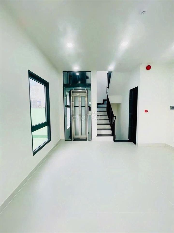 NHÀ MỚI CỰC HOT! THUÊ NHÀ NGUYÊN CĂN 443/3B Lê Văn Sỹ ,Q.3. DTSD 500m2