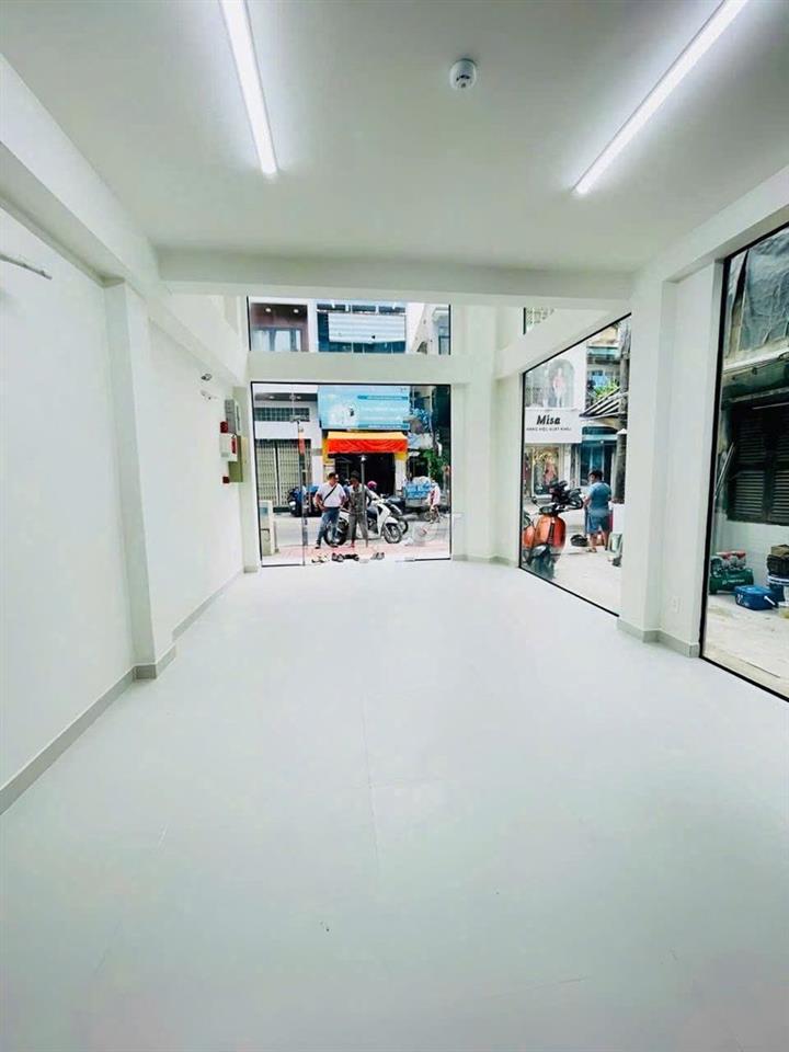 NHÀ MỚI CỰC HOT! THUÊ NHÀ NGUYÊN CĂN 443/3B Lê Văn Sỹ ,Q.3. DTSD 500m2