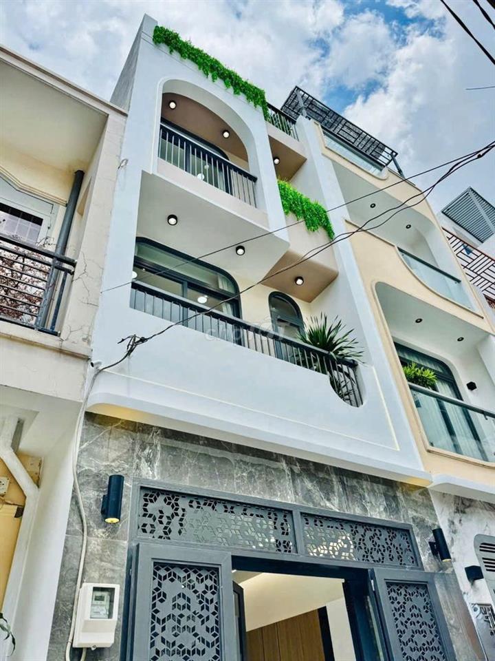 CỰC HOT!! Cho thuê nhà Trần Quang Diệu, Q3. DTSD 400m2