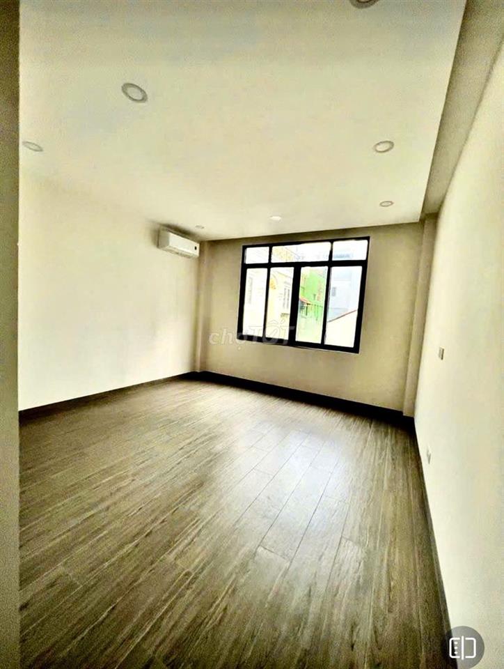 CỰC HOT!! Cho thuê nhà Trần Quang Diệu, Q3. DTSD 400m2