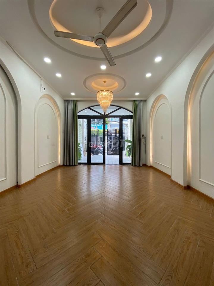 NHÀ KHU SÂN BAY !! 2C Hoàng Việt, Quận Tân Bình . DTSD 450m2